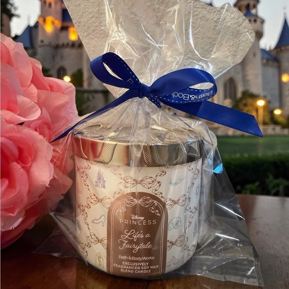 Disney Princess Royal Lamp 'Life's a Fairytale' Candle Holder & Candle NWT - Picture 10 of 10
